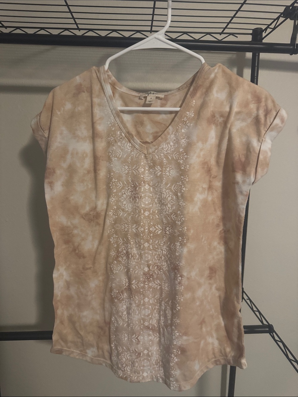 Style & Co. Tan Tie-Dye V-Neck Short Sleeve Top with Metallic Floral Print